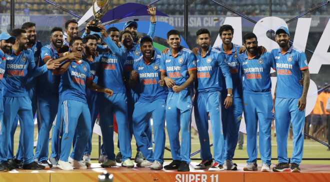 Asia cup Records : एशिया कप के इतिहास मे सिर्फ एकबार हुआ है ऐसा कारनामा , टीम इंडिया के गेंदबाज के नाम है वर्ल्ड रीकोर्ड..!